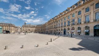 Signature - 10 Pl. Vendôme, Paris