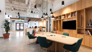 Spaces - Evert van de Beekstraat 202, Amsterdam