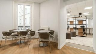 19 Rue du Rocher, Paris